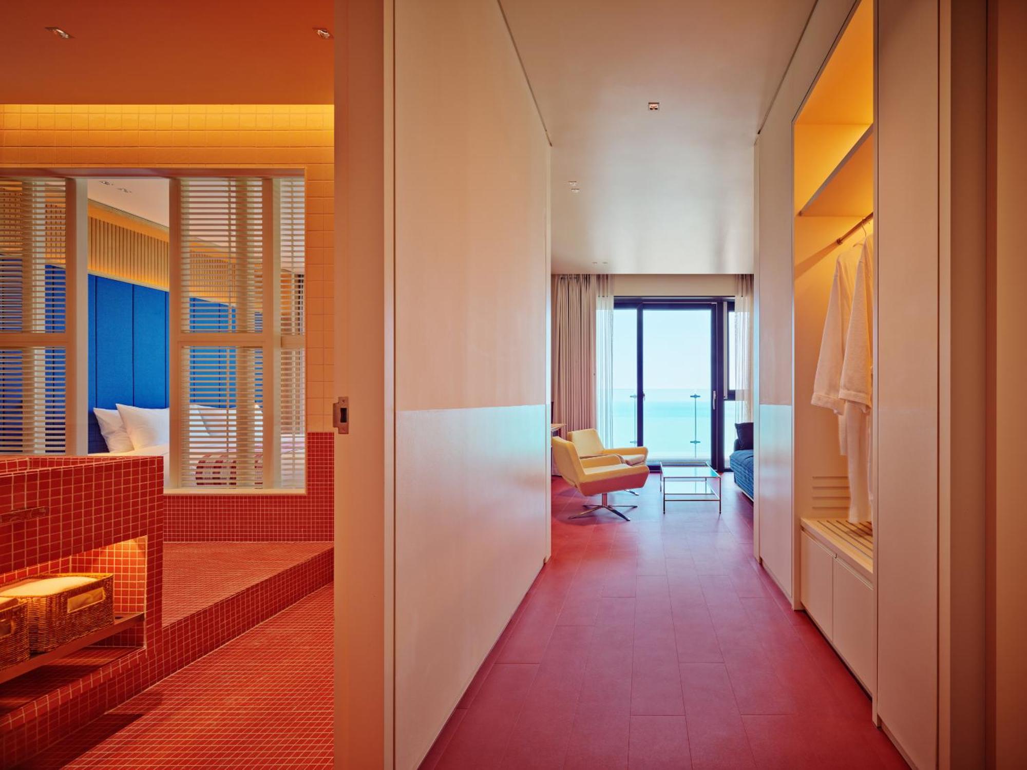 The Coolest Hotel Пусан Екстериор снимка